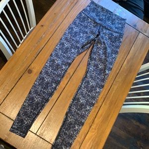 Lulu full-length, multi-color leggings